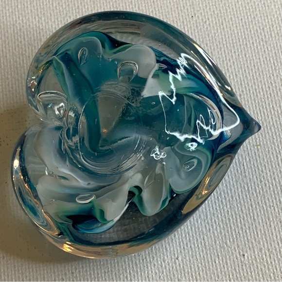 Turquoise Blue Art Glass Heart Paperweight Swirling Bright Colors Hand Blown 2.5 - Picture 12 of 16